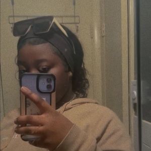 Meet your Posher, Julisa